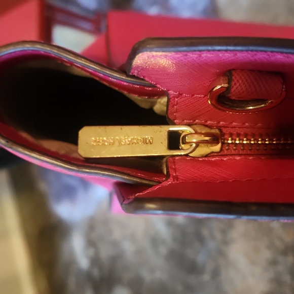 💥2/$125💥 Michael Kors Selma Saffiano Bag - Picture 13 of 17